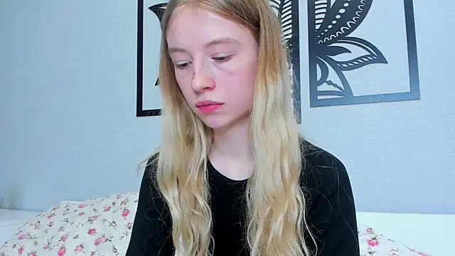 Snapshot of minidivaa_ chatting on 8, 2, 2025 minidivaa  online show from 8, 2, 2025