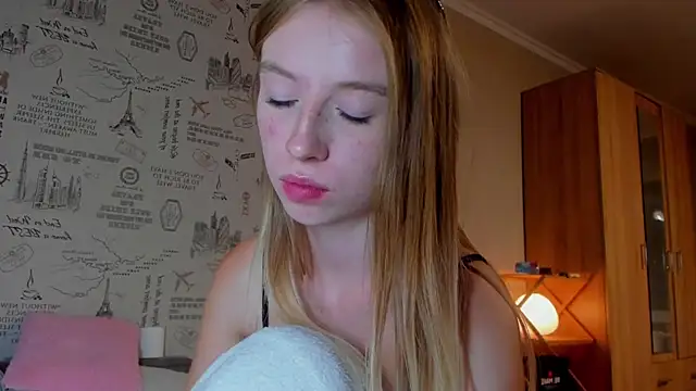 Snapshot of minidivaa_ chatting on 13, 9, 2025 minidivaa  online show from 13, 9, 2025