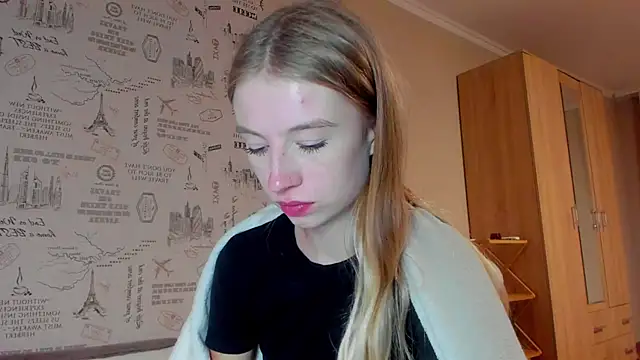 Snapshot of minidivaa_ chatting on 21, 9, 2025 minidivaa  online show from 21, 9, 2025