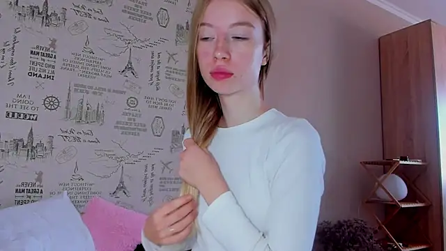 Snapshot of minidivaa_ chatting on 2, 10, 2025 minidivaa  online show from 2, 10, 2025