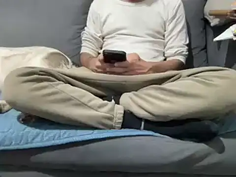 4small4inchlol online show from 3, 3, 2025