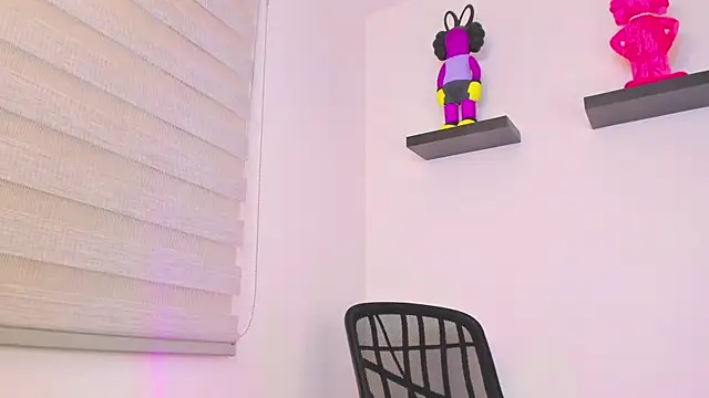 Gangster Girl online show from 19, 12, 2024