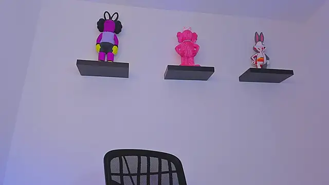 Gangster Girl online show from 13, 2, 2025