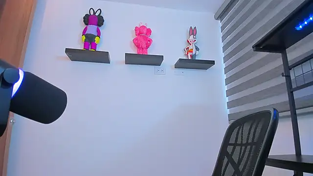 Gangster Girl online show from 26, 9, 2025