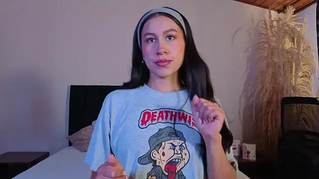 EmiGomez  online show from 13, 3, 2026