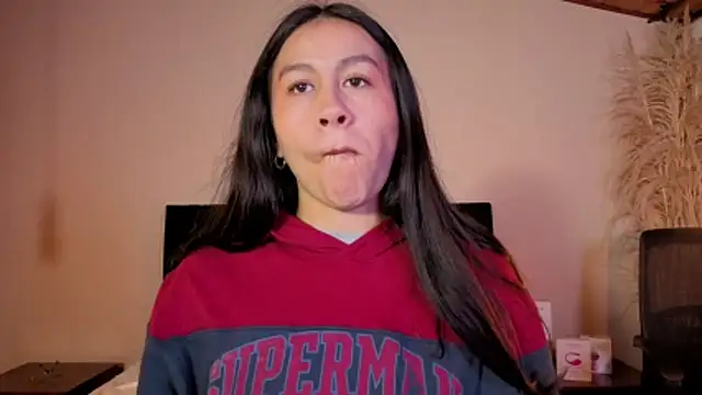 Snapshot of EmiGomez_ chatting on 30, 5, 2026 EmiGomez online show from 30, 5, 2026