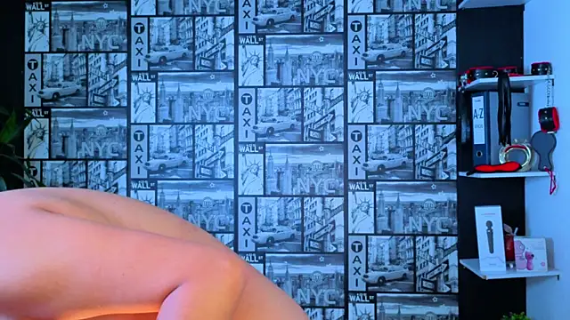 Snapshot of EmiGomez_ chatting on 19, 6, 2026 EmiGomez online show from 19, 6, 2026