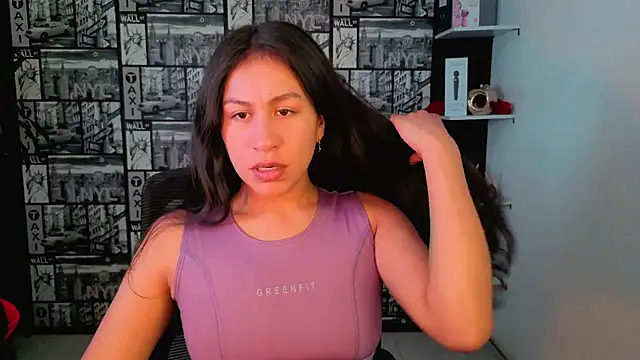 Snapshot of EmiGomez_ chatting on 21, 6, 2026 EmiGomez online show from 21, 6, 2026