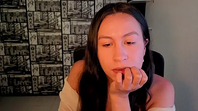 EmiGomez  online show from 27, 6, 2026