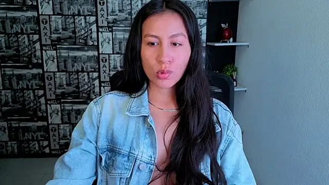 EmiGomez  online show from 4, 7, 2026