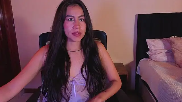 EmiGomez  online show from 30, 7, 2026