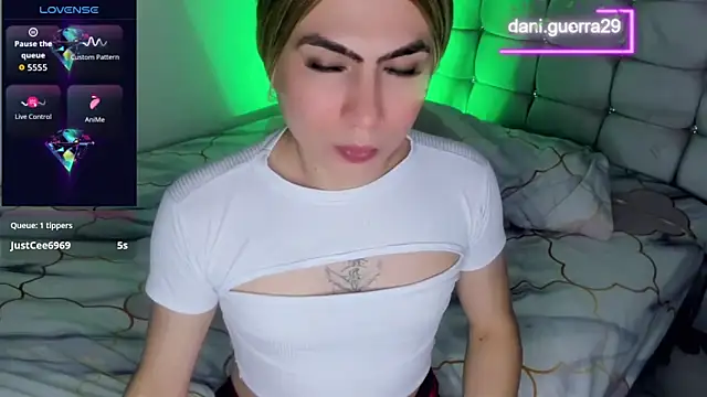 Snapshot of saskya chatting on 9, 10, 2025 saskya online show from 9, 10, 2025