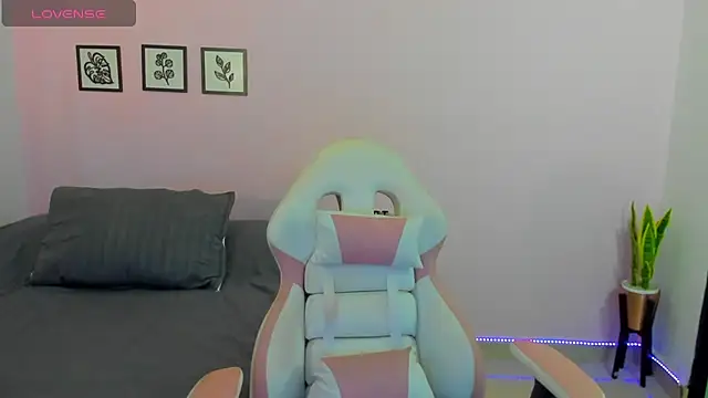 sophie pazz online show from 9, 5, 2026