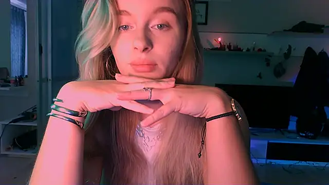 Snapshot of Eva_Jaya chatting on 12, 9, 2025 Eva Jaya online show from 12, 9, 2025