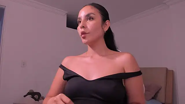  miaquevedo  online show from 7, 7, 2026