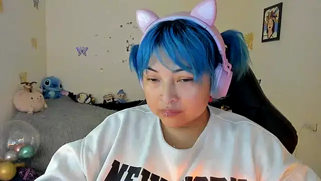 Shaddycute  online show from 13, 9, 2025