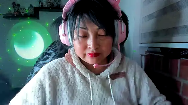 Shaddycute  online show from 18, 5, 2026