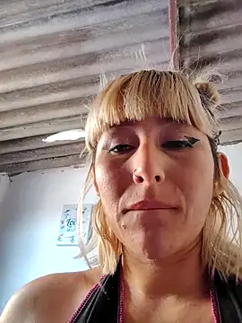 Snapshot of florecita9 chatting on 2, 2, 2025 florecita9 online show from 2, 2, 2025