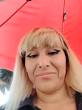 Snapshot of florecita9 chatting on 5, 2, 2025 florecita9 online show from 5, 2, 2025