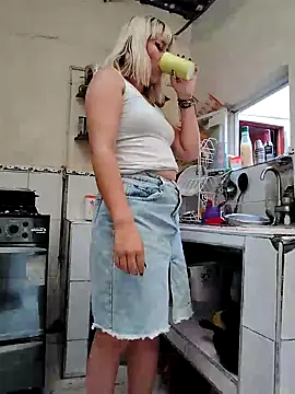 Snapshot of florecita9 chatting on 11, 2, 2025 florecita9 online show from 11, 2, 2025