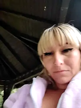 Snapshot of florecita9 chatting on 11, 2, 2025 florecita9 online show from 11, 2, 2025