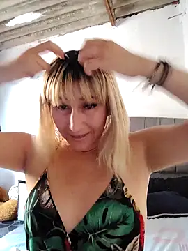 Snapshot of florecita9 chatting on 12, 2, 2025 florecita9 online show from 12, 2, 2025