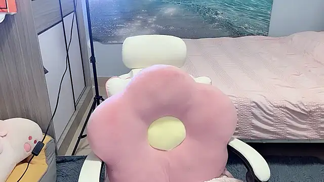 Snapshot of Lucky-Anna001 chatting on 22, 10, 2025 Lucky-Anna001 online show from 22, 10, 2025