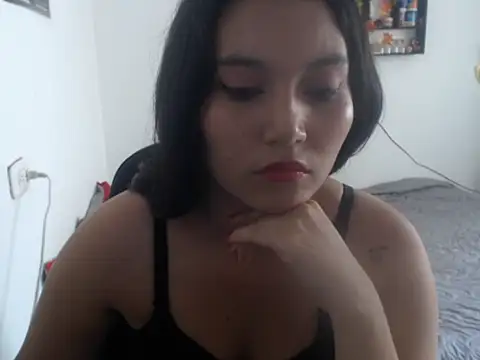 HannaKlein online show from 3, 2, 2025