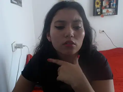 HannaKlein online show from 4, 2, 2025