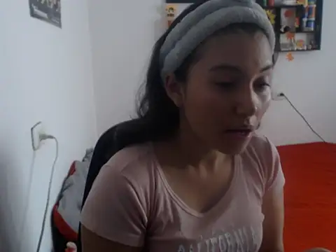 HannaKlein online show from 6, 2, 2025