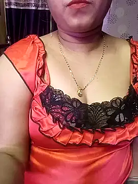 Snapshot of ella_mariya chatting on 8, 12, 2024 ella mariya online show from 8, 12, 2024