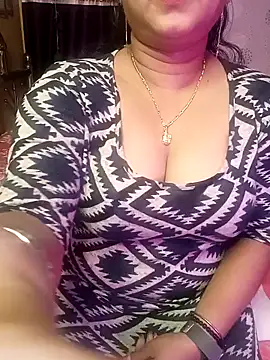 Snapshot of ella_mariya chatting on 1, 1, 2025 ella mariya online show from 1, 1, 2025