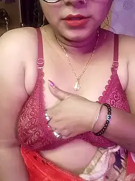 Snapshot of ella_mariya chatting on 5, 1, 2025 ella mariya online show from 5, 1, 2025