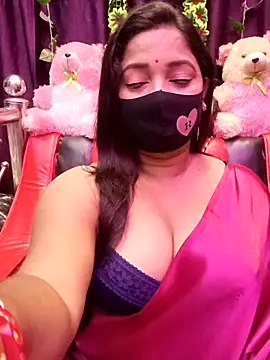 Snapshot of ella_mariya chatting on 2, 10, 2025 ella mariya online show from 2, 10, 2025