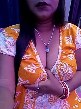 Snapshot of ella_mariya chatting on 7, 10, 2025 ella mariya online show from 7, 10, 2025