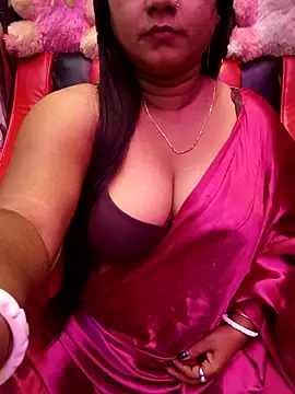 Snapshot of ella_mariya chatting on 4, 11, 2025 ella mariya online show from 4, 11, 2025