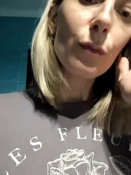 AvelinaLeoni online show from 19, 11, 2025