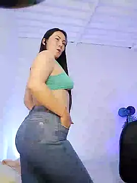 Elle Lee  online show from 13, 1, 2025