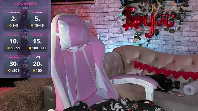 Snapshot of Alex_Howell chatting on 13, 2, 2025 Alex Howell online show from 13, 2, 2025