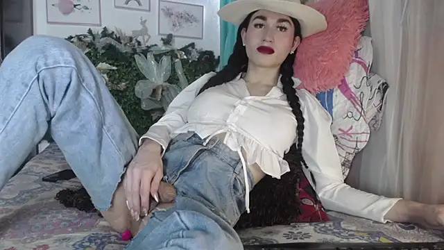 Snapshot of rosalynda-collen chatting on 11, 12, 2024 rosalynda-collen online show from 11, 12, 2024