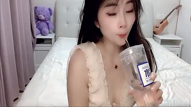 aisha123123 online show from 1, 11, 2025