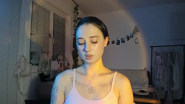 Jenny darling love online show from 24, 9, 2025