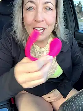 Snapshot of Cherry-red-xo chatting on 9, 1, 2026 Cherry-red-xo online show from 9, 1, 2026