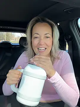 Snapshot of Cherry-red-xo chatting on 12, 3, 2026 Cherry-red-xo online show from 12, 3, 2026