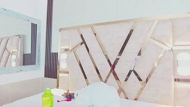 molly sweetee online show from 18, 10, 2025