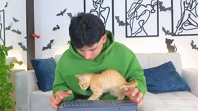 Nicole and deam13 online show from 17, 10, 2025