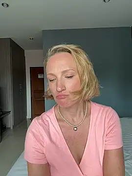 Snapshot of UmaTruewoman chatting on 9, 4, 2026 UmaTruewoman online show from 9, 4, 2026