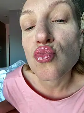 Snapshot of UmaTruewoman chatting on 12, 4, 2026 UmaTruewoman online show from 12, 4, 2026