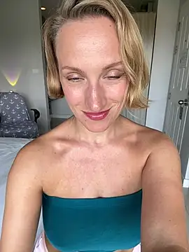 Snapshot of UmaTruewoman chatting on 28, 4, 2026 UmaTruewoman online show from 28, 4, 2026