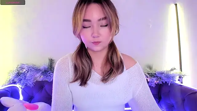 Fluffy Rose online show from 27, 12, 2024